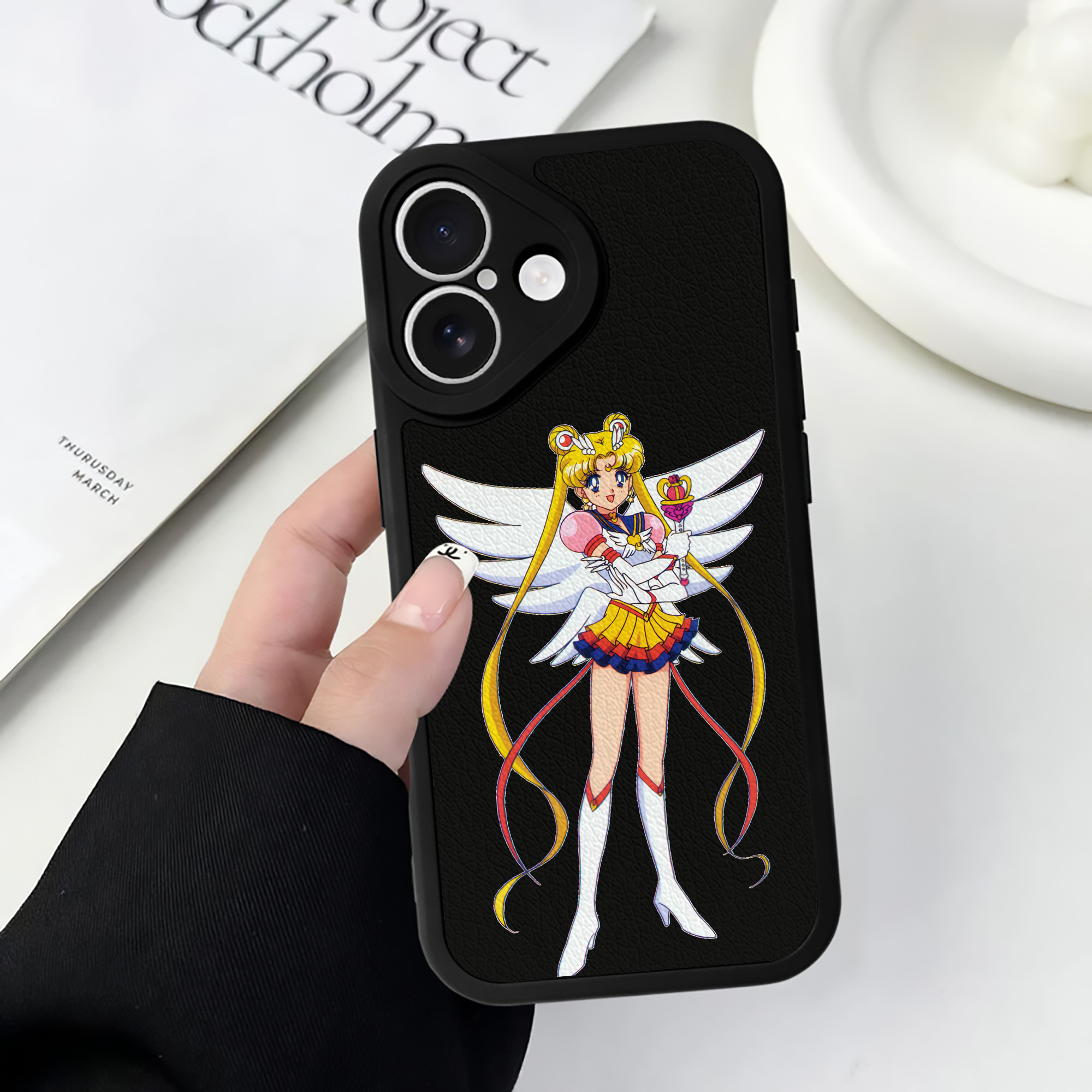 （画像用） 美少女戦士セーラームーン 月野 うさぎ つきの うさぎ Sailor Moon Tsukino Usagi 【iPhone 16シリーズ対応】シリコンスマホケース（レザー調） 材質：シリコン